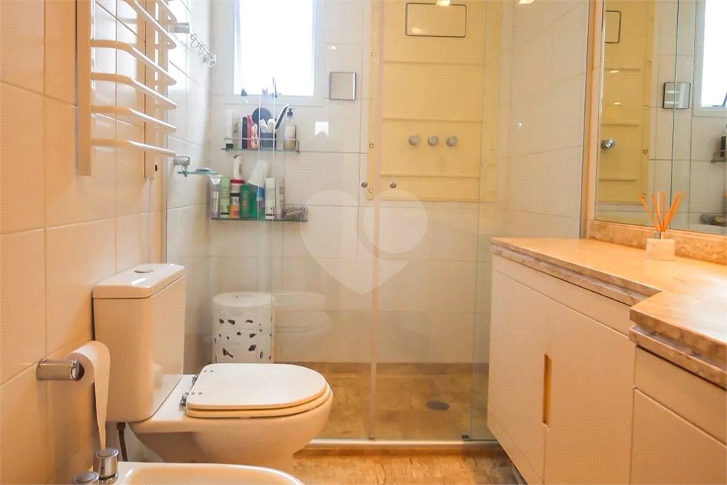 Apartamento à venda com 3 suítes em Real Parque, São Paulo, SP