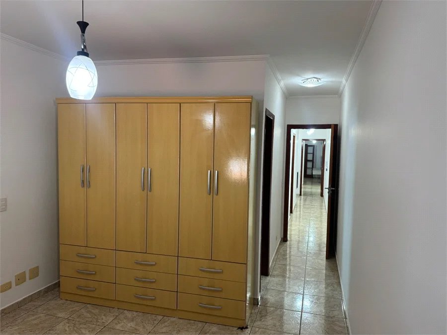 Sobrado à venda ou para alugar com 3 suítes em Vila Sônia, São Paulo, SP