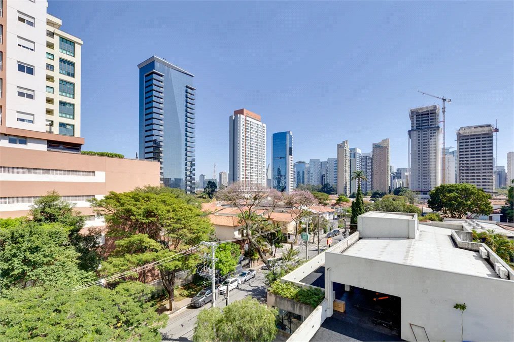 Apartamento à venda ou para alugar com 3 suítes em Cidade Monções, São Paulo, SP