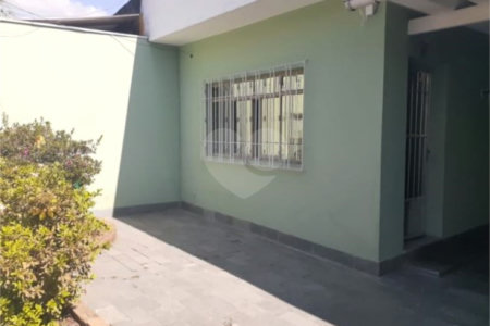 Sobrado à venda com 4 quartos em Vila Correa, Ferraz de Vasconcelos, SP
