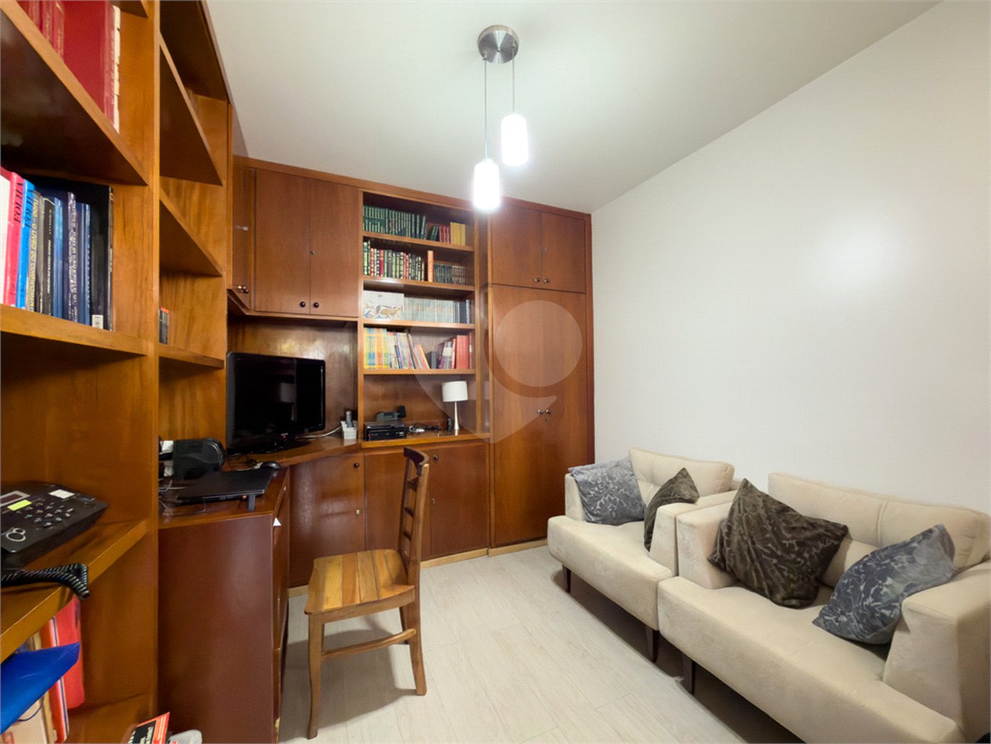 Casa de Vila à venda com 3 quartos, sendo 1 suíte, em Indianópolis, São Paulo, SP