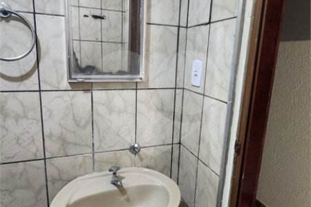 Casa à venda com 4 quartos, sendo 1 suíte, em Jardim Roberto Selmi Dei, Araraquara, SP