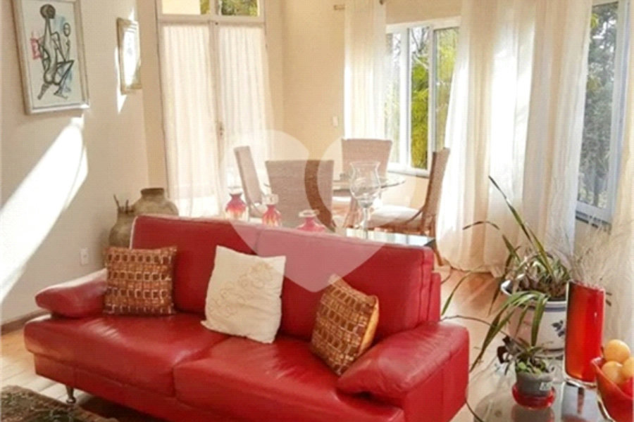 Casa à venda com 4 suítes no condomínio Parque Petrópolis 4 Secção, Mairiporã - SP
