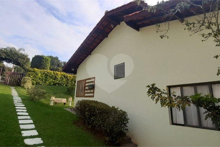 Casa em condomínio à venda com 3 quartos, sendo 1 suíte, no Centro, Bom Jesus dos Perdões, SP