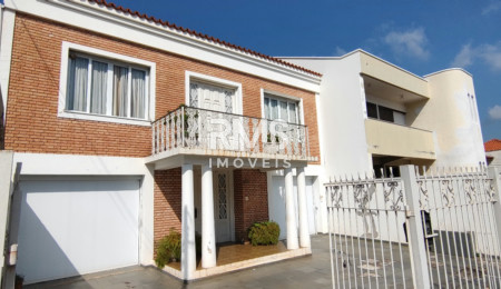 Casa à venda com 4 quartos, sendo 2 suítes,  no Centro, Itu, SP