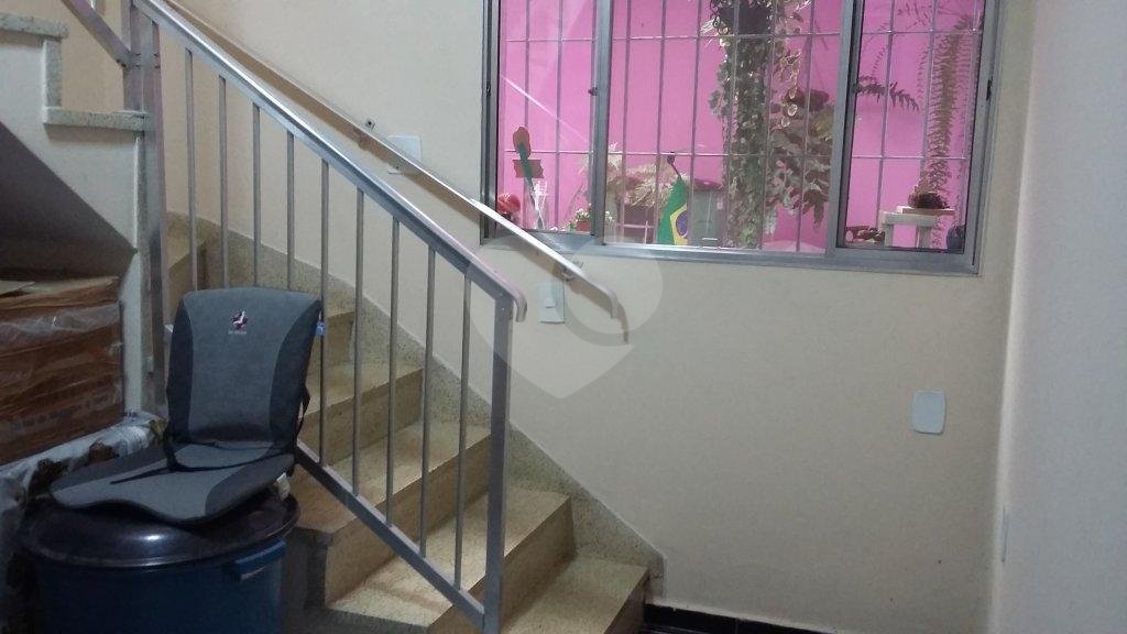 Sobrado à venda com 3 quartos em Parque Peruche, São Paulo, SP