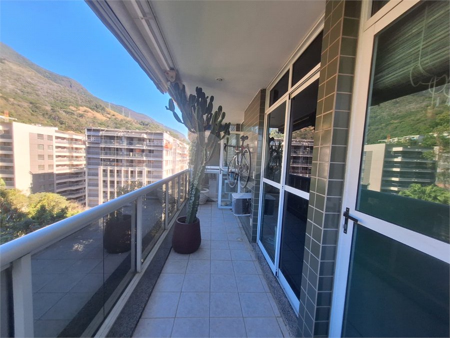 Apartamento à venda com 4 quartos, sendo 1 suíte,  em Tijuca, Rio de Janeiro, RJ