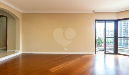 Apartamento à venda com 3 quartos, sendo 1 suíte,  em Brooklin, São Paulo, SP