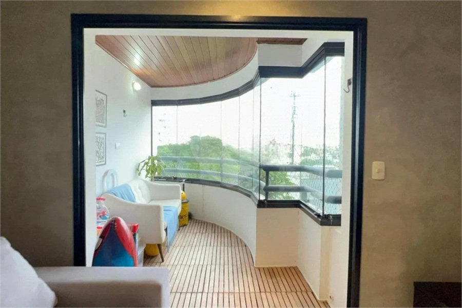 Apartamento à venda com 3 quartos, sendo 1 suíte,  em Vila Madalena, São Paulo, SP