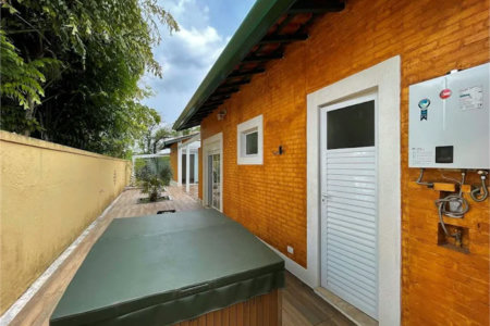 Casa à venda com 4 suítes no condomínio Miollo da Granja, Cotia - SP