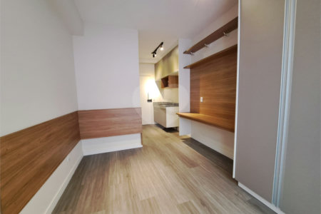 Studio de 35m2 à venda reformado com varanda na Vila Clementino