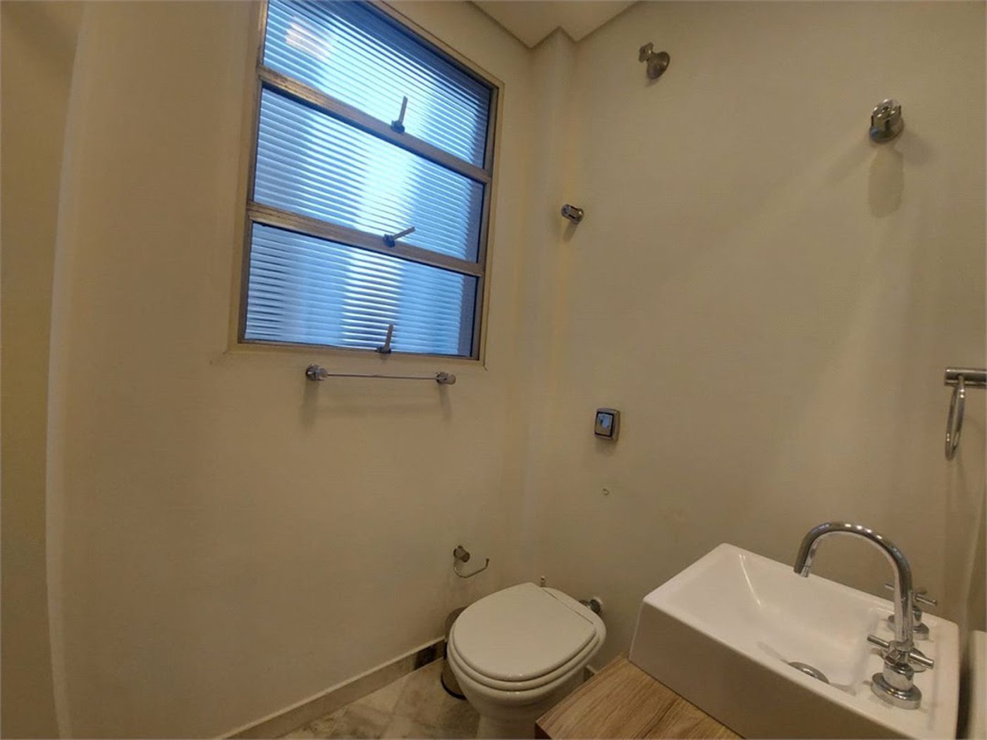 Apartamento com 4 dormitórios à venda, 120 m² por R$ 700.000,00 - Pitangueiras - Guarujá/SP
