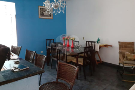 Sobrado à venda com 5 quartos, sendo 1 suíte, em Jardim Cumbica, Guarulhos, SP