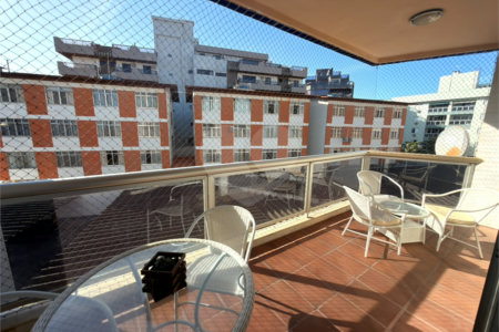 Apartamento à venda com 3 quartos, sendo 1 suíte, em Vila Nova, Cabo Frio, RJ