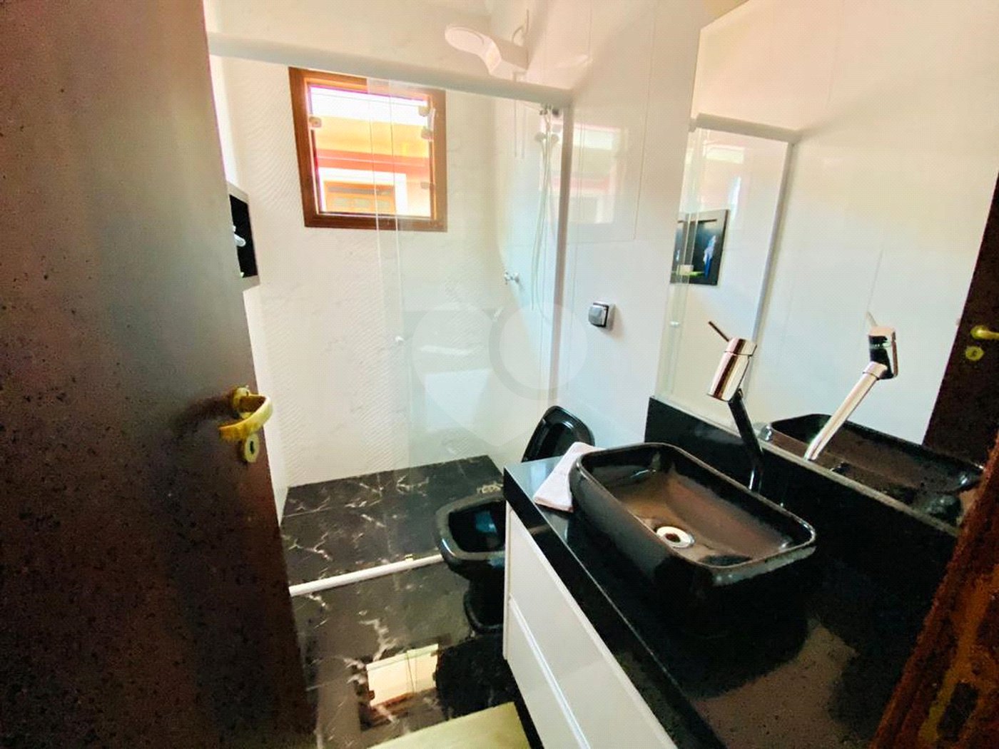 Sobrado à venda com 3 quartos, sendo 1 suíte, em Tremembé, São Paulo, SP