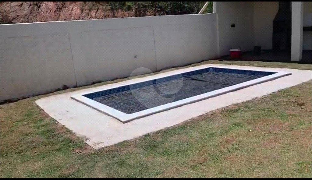 Casa à venda com 3 quartos, sendo 1 suíte, no condomínio Mirante da Mantiqueira I, Mairiporã - SP