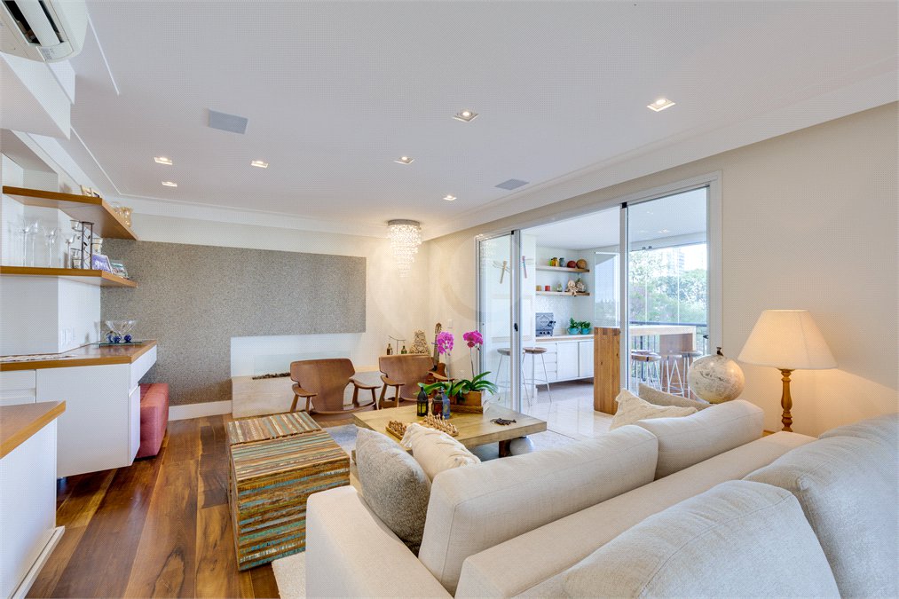 Apartamento à venda com 4 quartos, sendo 2 suítes, em Campo Belo, São Paulo, SP