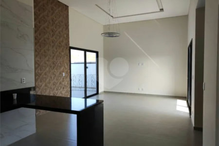 Casa à venda com 3 suítes no condomínio Terras do Vale, Caçapava - SP