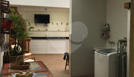 Casa à venda com 4 quartos, sendo 2 suítes,  em Vila Monumento, São Paulo, SP