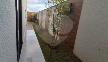 Casa à venda com 4 suítes no condomínio Residencial Dona Maria Candida, Indaiatuba - SP