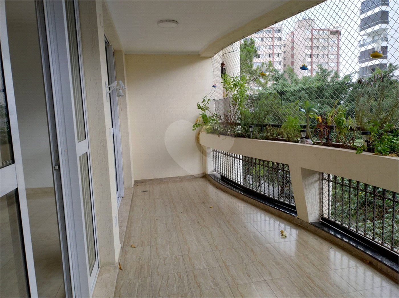 Apartamento à venda ou para alugar com 3 suítes em Indianópolis, São Paulo, SP