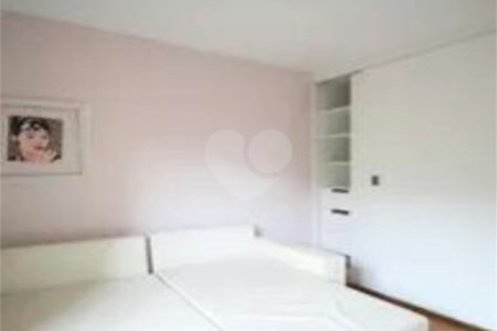 Apartamento à venda com 3 quartos, sendo 2 suítes,  em Paraíso do Morumbi, São Paulo, SP