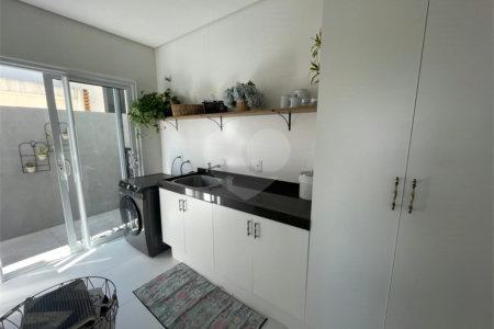 Casa à venda com 3 suítes no condomínio Arujá Verdes Lagos, Arujá - SP