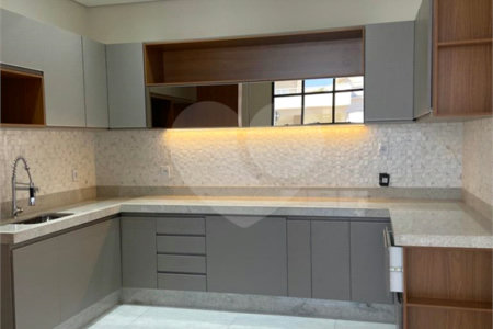 Casa à venda com 3 suítes no condomínio Residencial Maria Dulce, Indaiatuba - SP