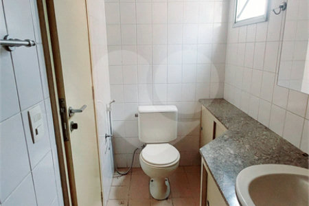 Apartamento à venda com 3 quartos, sendo 1 suíte, em Vila Olímpia, São Paulo, SP