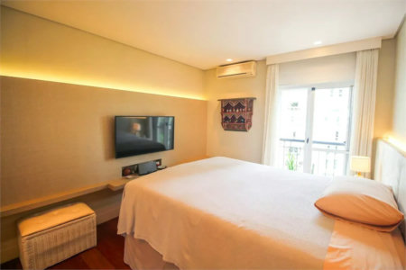 Apartamento à venda com 3 suítes em Real Parque, São Paulo, SP