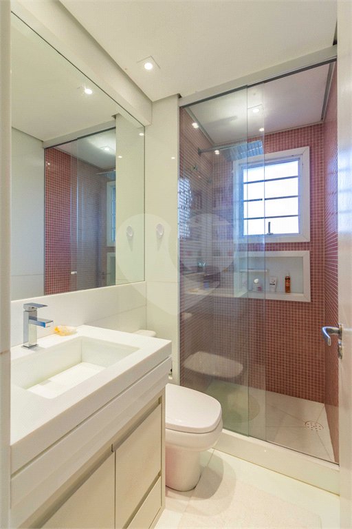 Apartamento à venda com 3 suítes em Vila Cordeiro, São Paulo, SP
