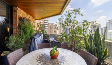 Apartamento à venda com 4 quartos, sendo 2 suítes,  em Indianópolis, São Paulo, SP
