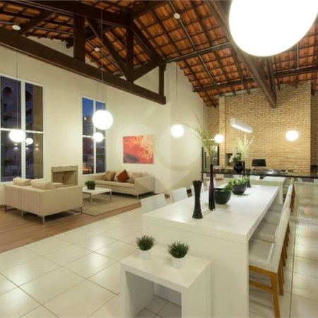 Sobrado à venda com 3 quartos em Jardim Petrópolis, Cotia, SP
