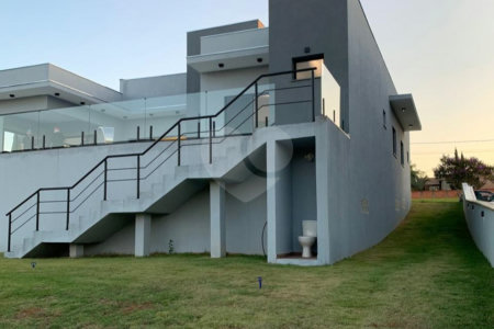 Casa à venda com 3 suítes no condomínio Village Ipanema I, Araçoiaba da Serra - SP