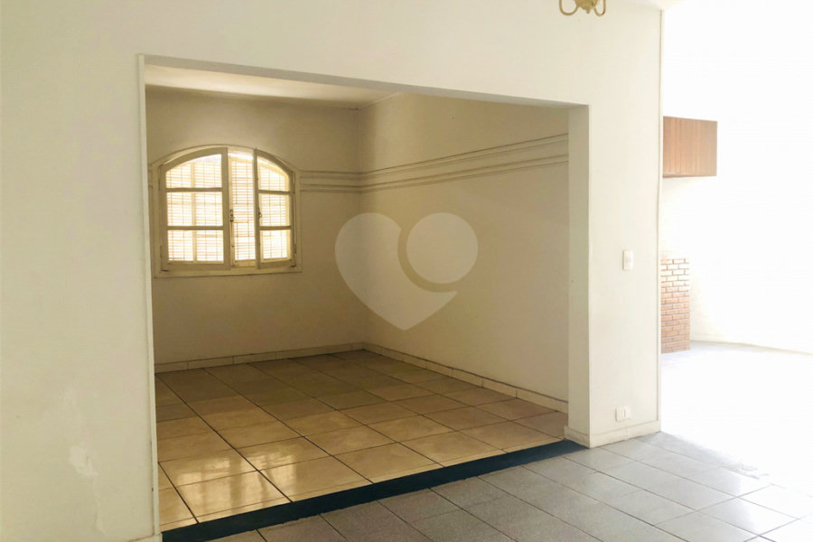 Sobrado à venda com 4 quartos, sendo 3 suítes, em Vila Rosália, Guarulhos, SP