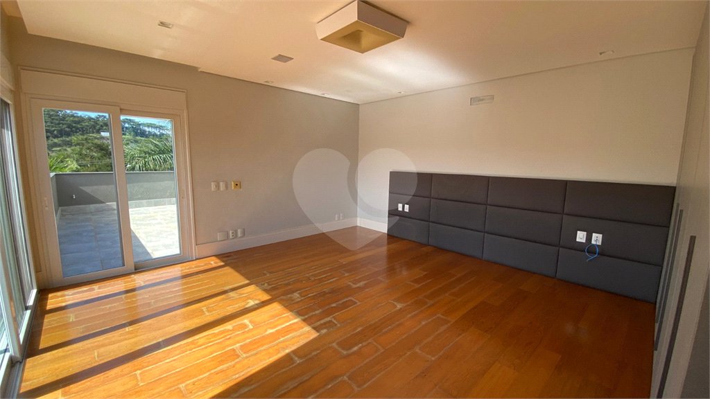 Casa à venda com 4 suítes no condomínio Portal Horizonte, Bragança Paulista - SP