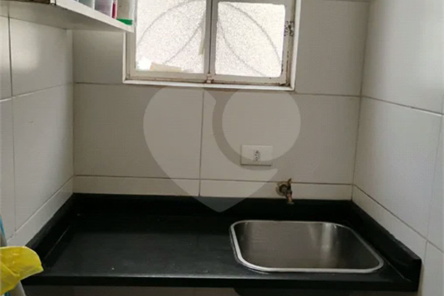 Vende-se sobrado de 3 andares na Vila Santa Catarina