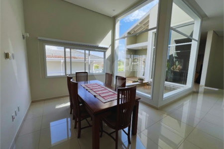 Apresento essa belíssima casa no Condomínio Delle Stelle - Louveira SP