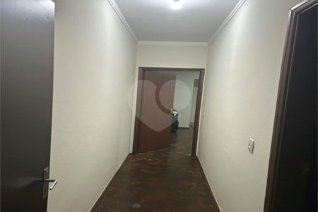Casa Térrea 2 dormitórios 1 suíte.