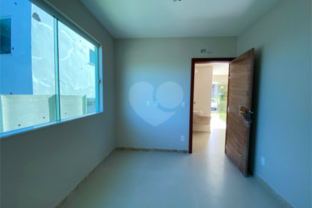 Casa à venda com 4 quartos, sendo 3 suítes, em Orla Norte, Porto Seguro, BA