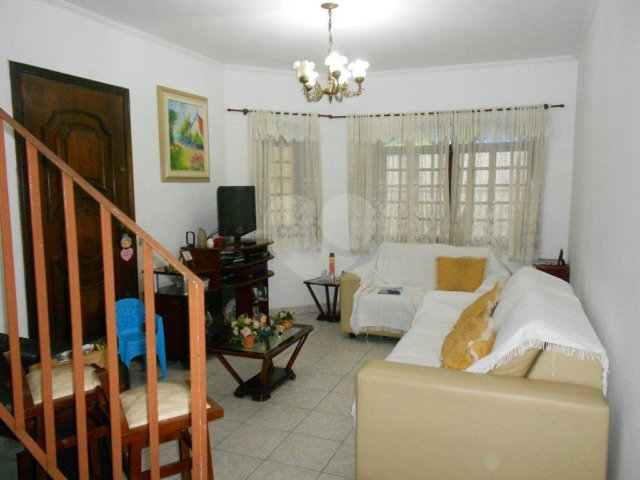 Sobrado à venda com 3 quartos, sendo 2 suítes,  em Vila Aurora (zona Norte), São Paulo, SP