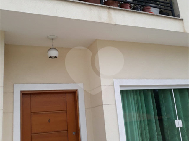 Casa à venda com 3 quartos, sendo 1 suíte,  no condomínio Residencial Canarinho, São Paulo - SP