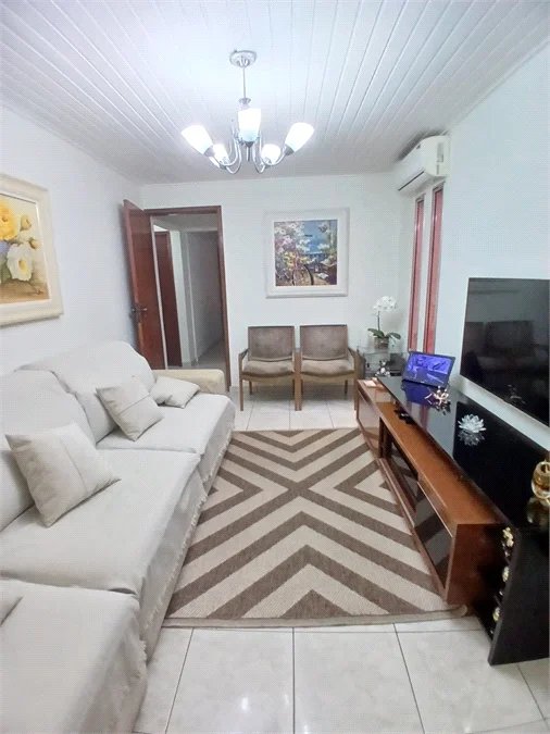 Casa à venda com 3 quartos, sendo 1 suíte, em Vila Rica, São Paulo, SP