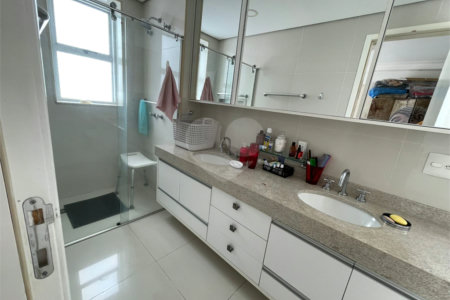 Apartamento à venda com 4 quartos, sendo 3 suítes, em Perdizes, São Paulo, SP