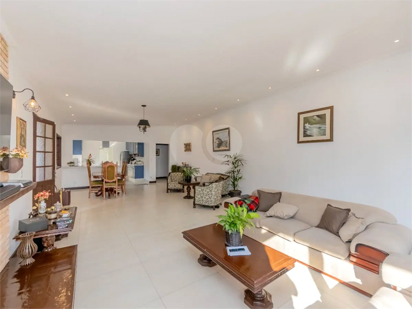 Casa à venda ou para alugar com 5 quartos, sendo 3 suítes, em Chácara Pavoeiro, Cotia, SP