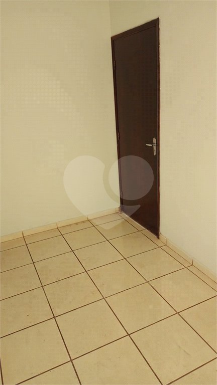 Linda Casa muito bem localizado na rua três na cidade de Rio Claro
