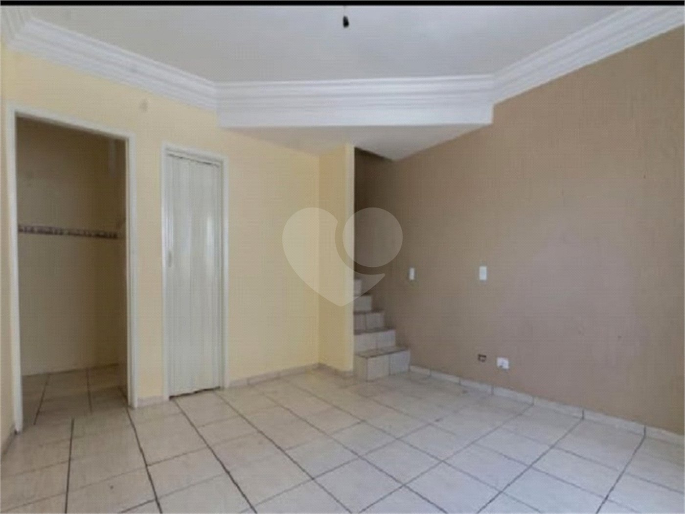 Casa para alugar com 2 quartos, sendo 1 suíte,  no condomínio Nova Carioba, São Paulo - SP