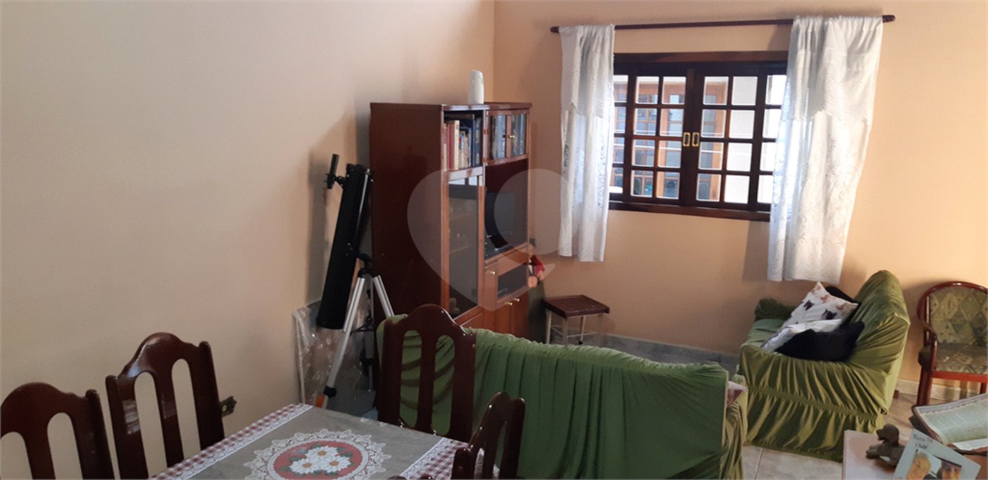 Sobrado à venda com 7 quartos, sendo 2 suítes, em Jardim Marajoara, São Paulo, SP