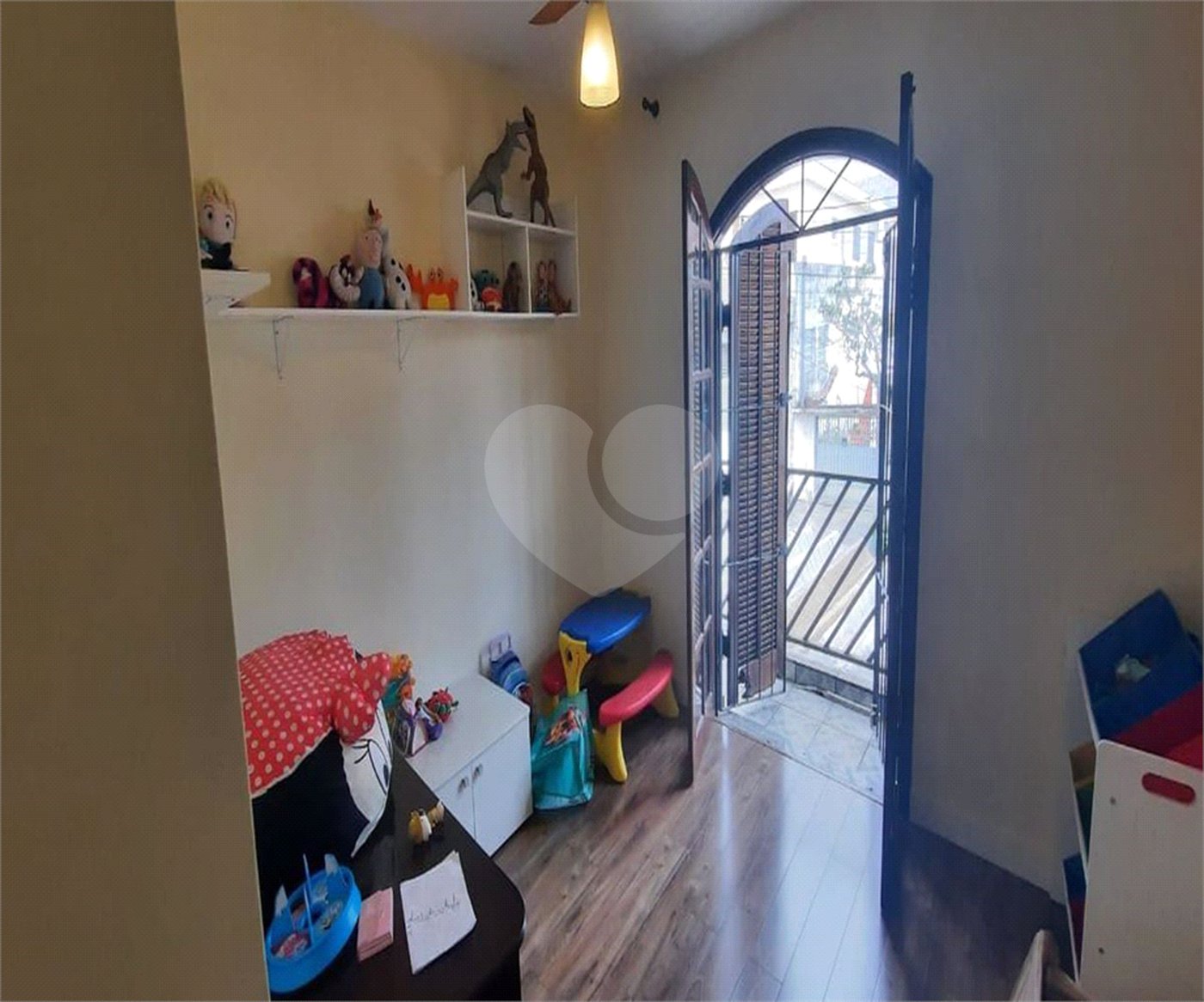 Sobrado à venda com 4 quartos, sendo 1 suíte, em Vila Marari, São Paulo, SP