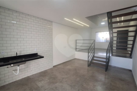 Casa de Vila à venda com 2 suítes em Wanel Ville, Sorocaba, SP